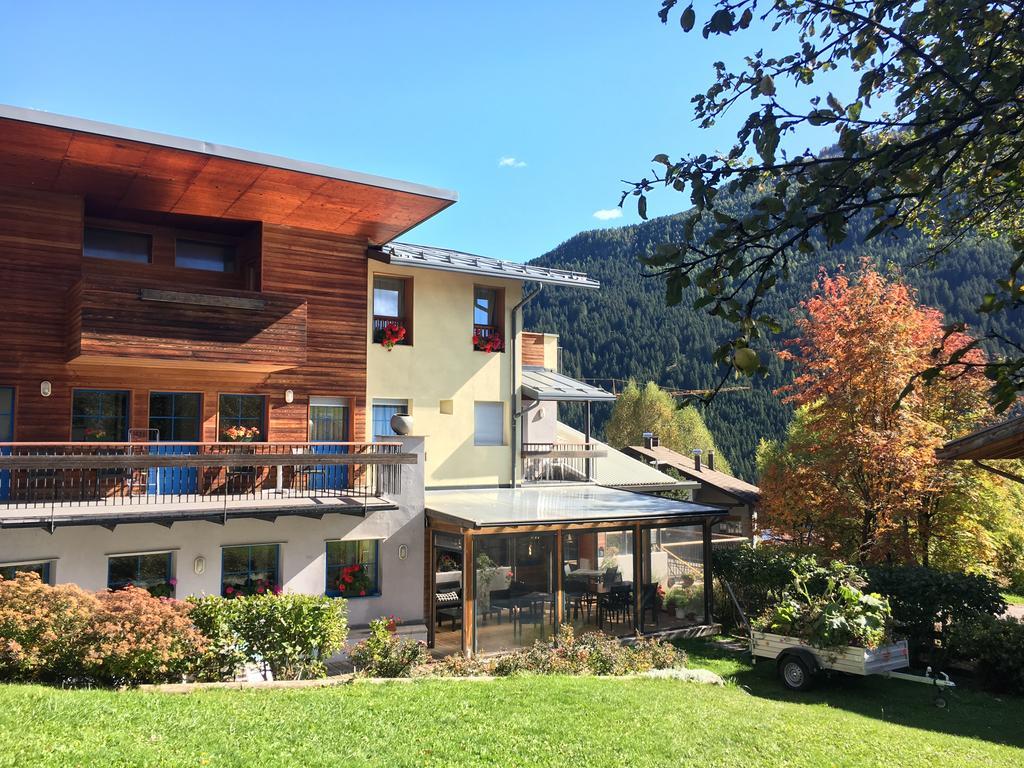 Garni Enrosadira Hotel Vigo di Fassa Exterior foto